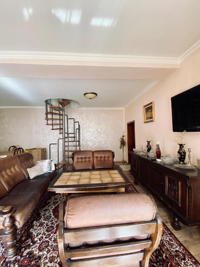 Central House Oradea Exterior foto